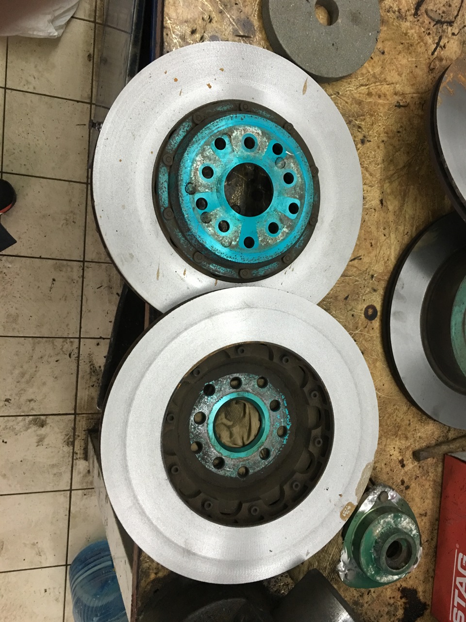 Brembo gold, два слова, а стільки значення 1