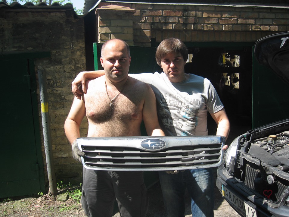 Пітстоп із заміни решітки радіатора… 4