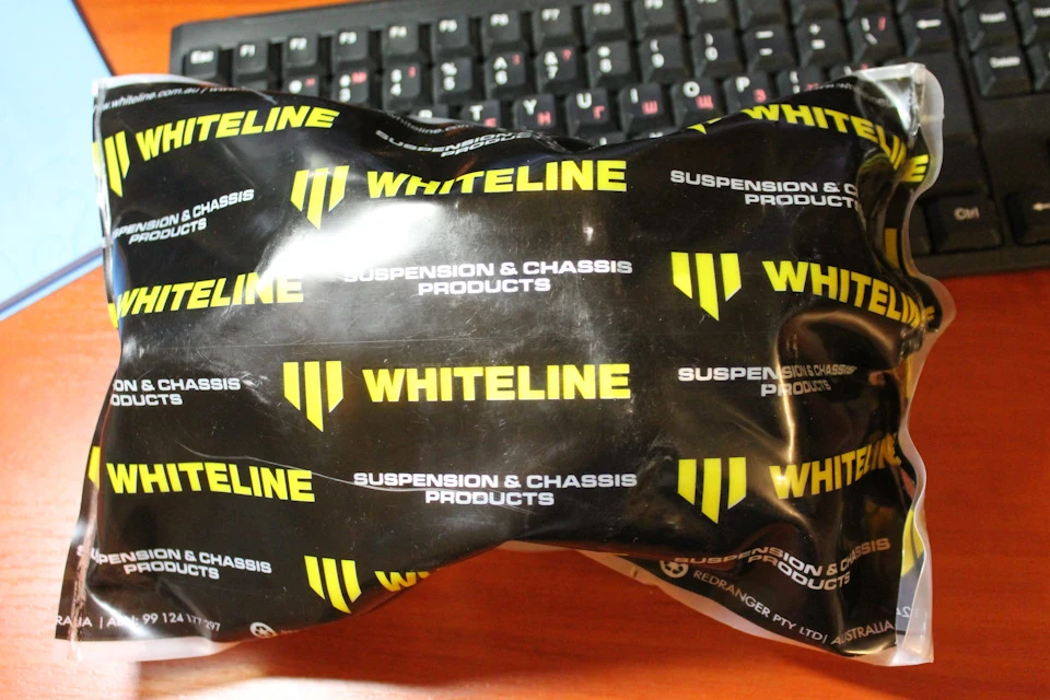 Втулки в сайлентблоки заднього підрамника Whiteline