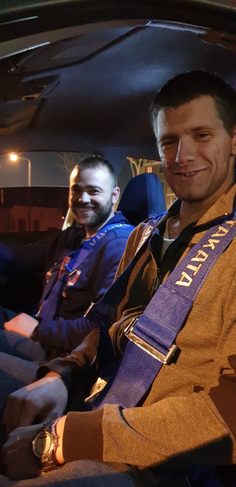 16. Поставив ремені безпеки TAKATA 5