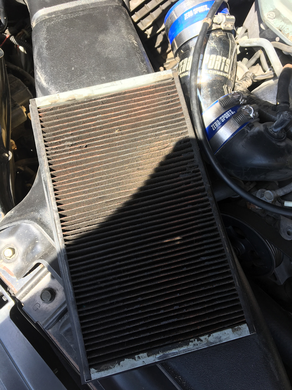 4. Заміна повітряного фільтра Mahle LX307 та кришка 45153AA000 1