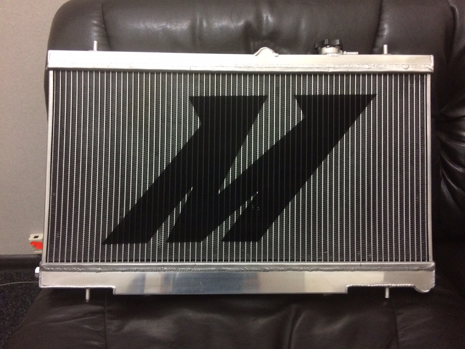Купив радіатор Mishimoto Subaru WRX/STi 01-07 3
