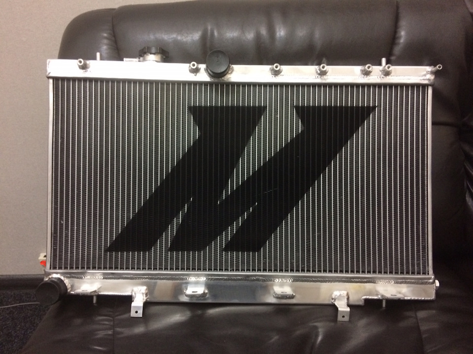 Купив радіатор Mishimoto Subaru WRX/STi 01-07 4