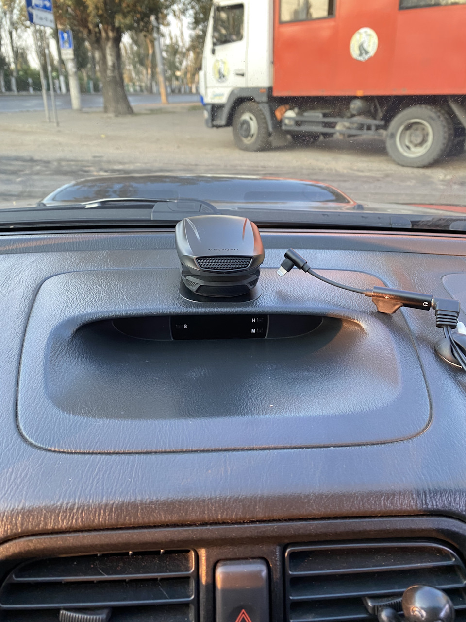 Автотримач для телефону 3