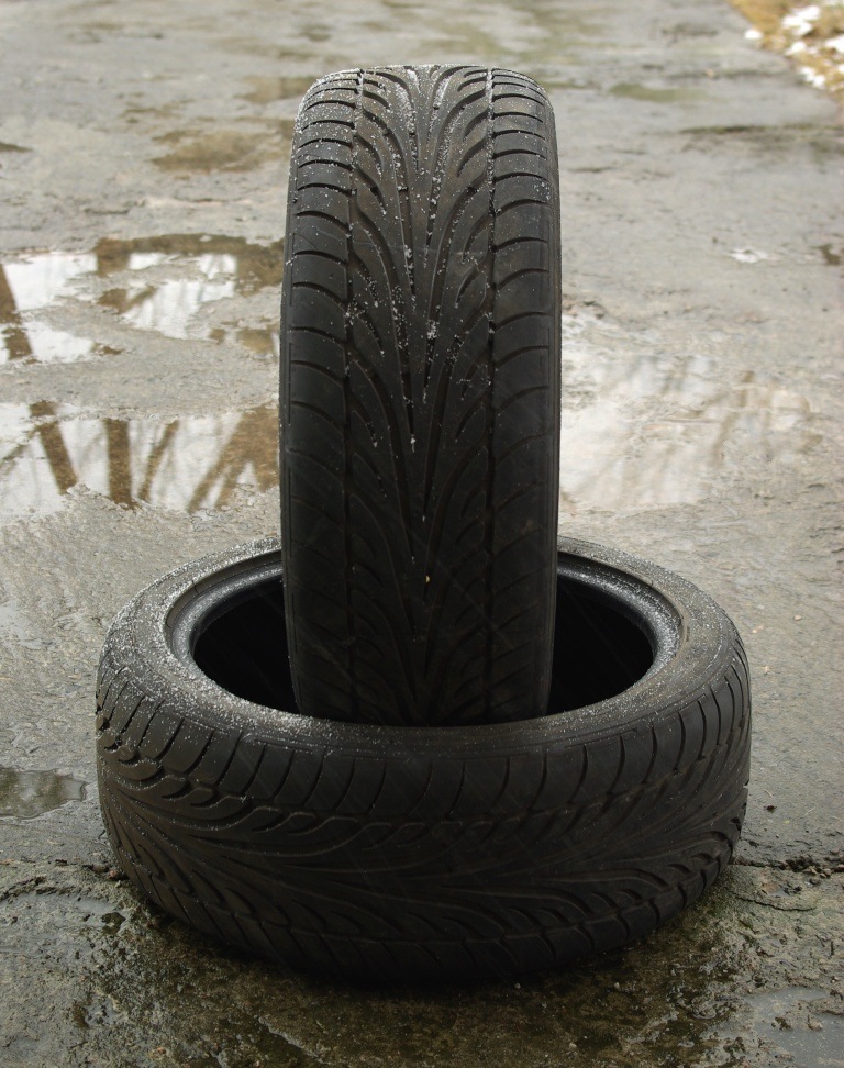 Продам свій Bridgestone та Dunlop 2
