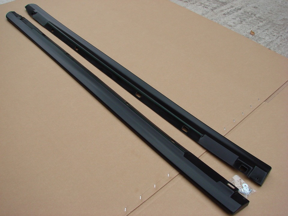 Side skirt 1