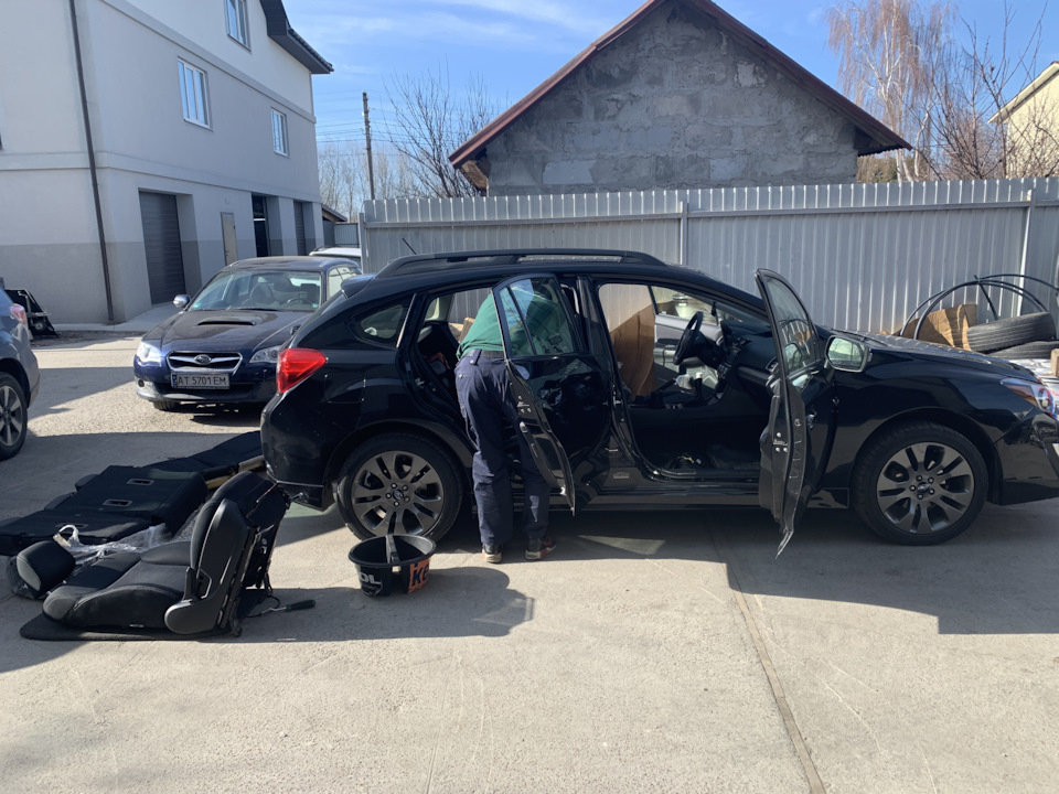 Заміна тканинних сидінь на шкіру наступного модельного ряду 1