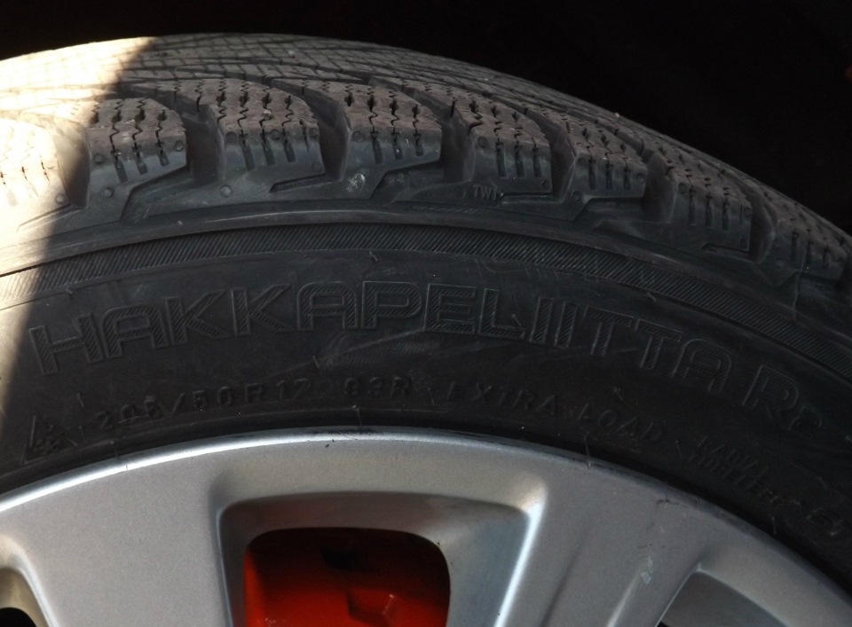 Зимові шини Nokian Hakkapeliitta R2 1