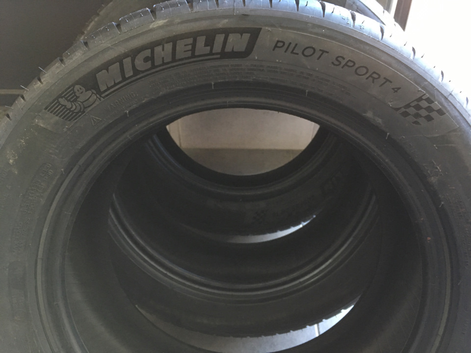 Michelin Pilot Sport 4 1