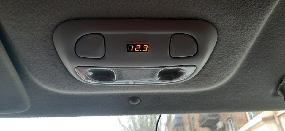 Вольтметр знайшов своє місце. 2