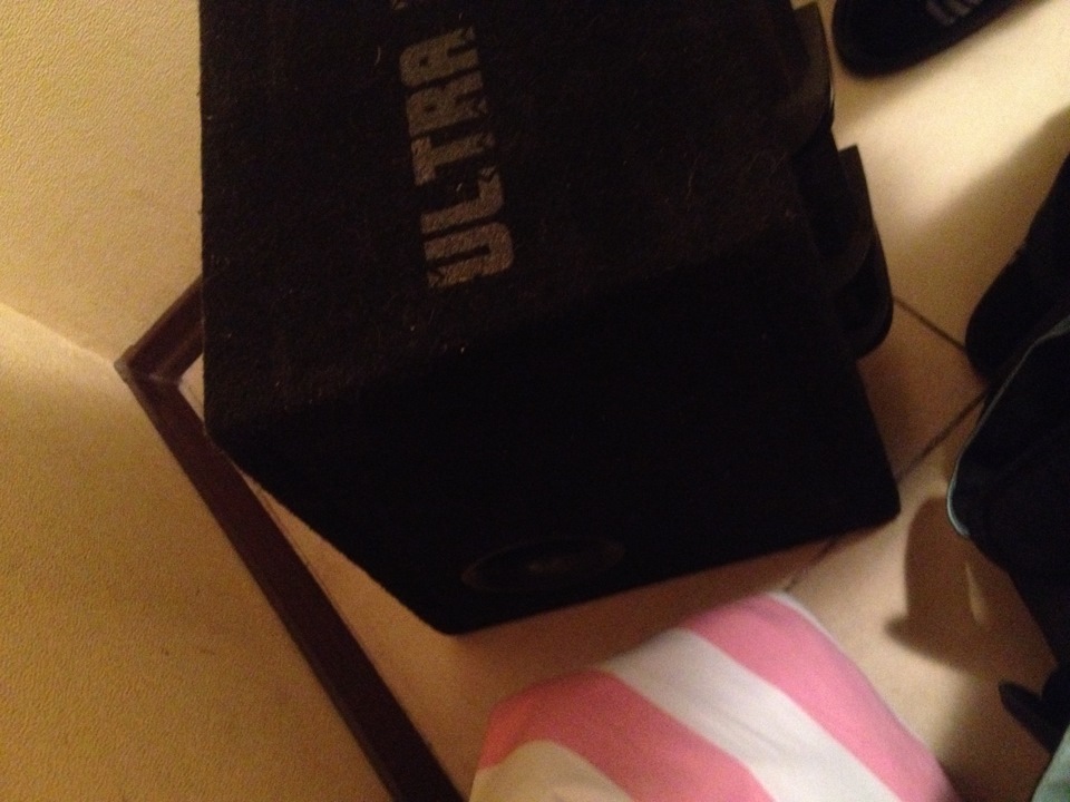 Продам сабвуфер magnat ultra 300 reflex 4