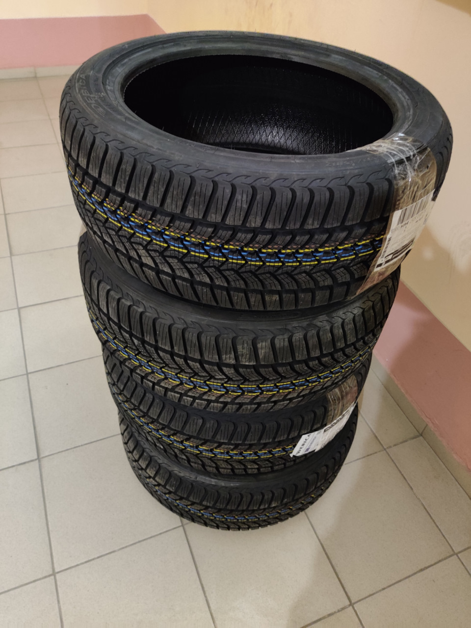 Зимова гума Debica Frigo HP2 225/45r17 1