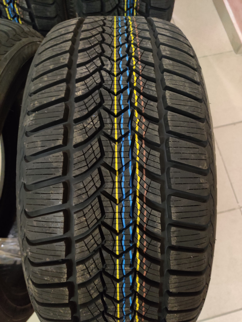 Зимова гума Debica Frigo HP2 225/45r17 3