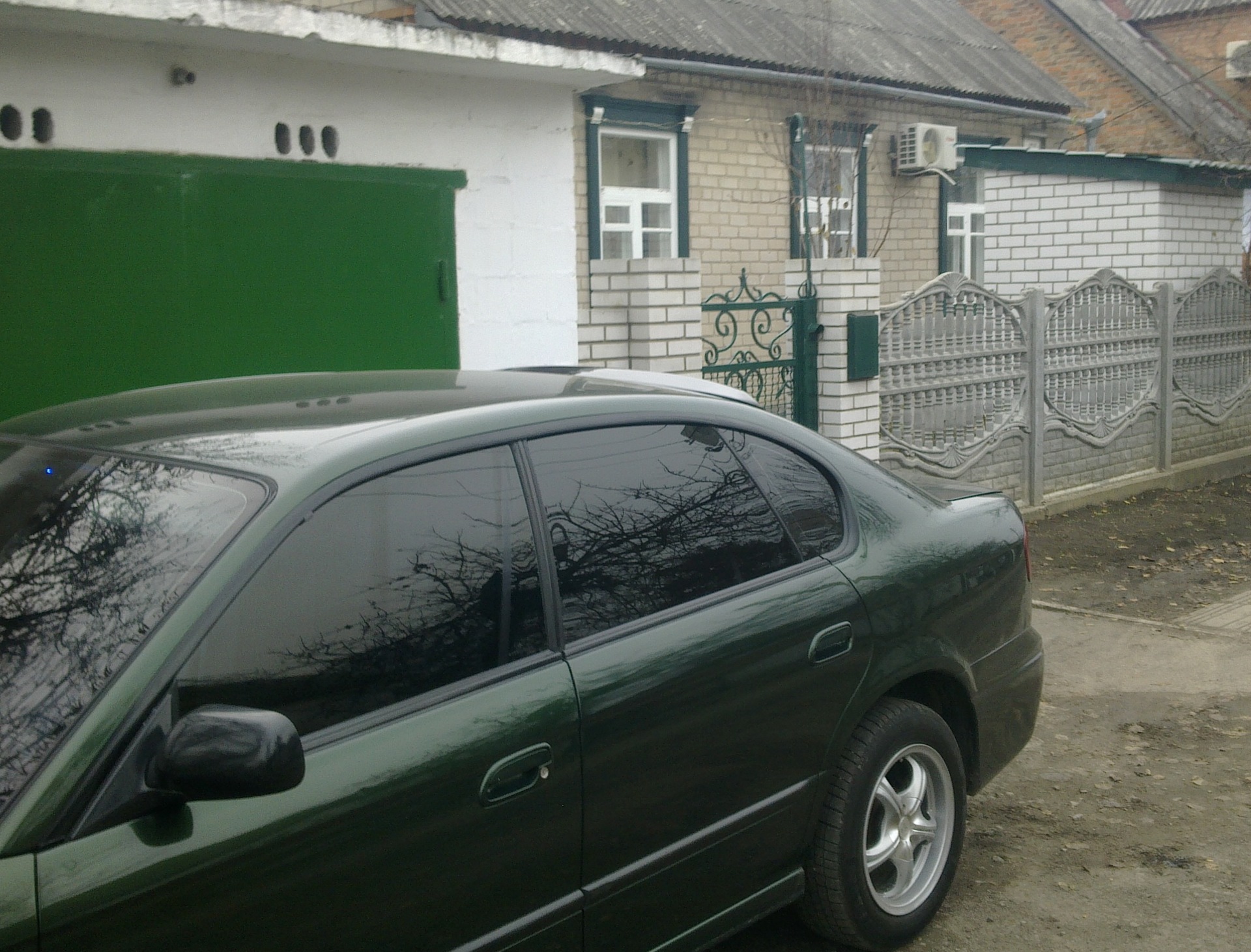 Накладка на заднє скло 2