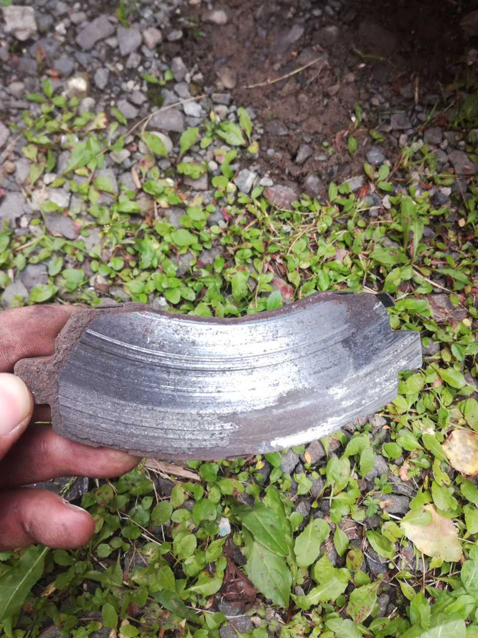 Заміна передніх гальмівних колодок 2