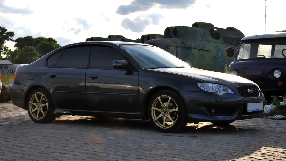 Продаю гарну Legacy 4