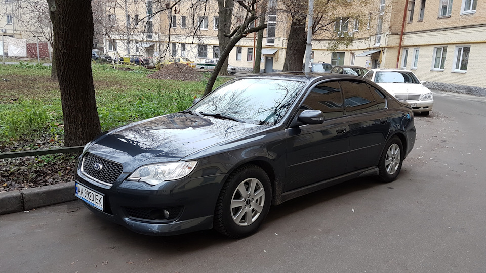 Продаю гарну Legacy 5