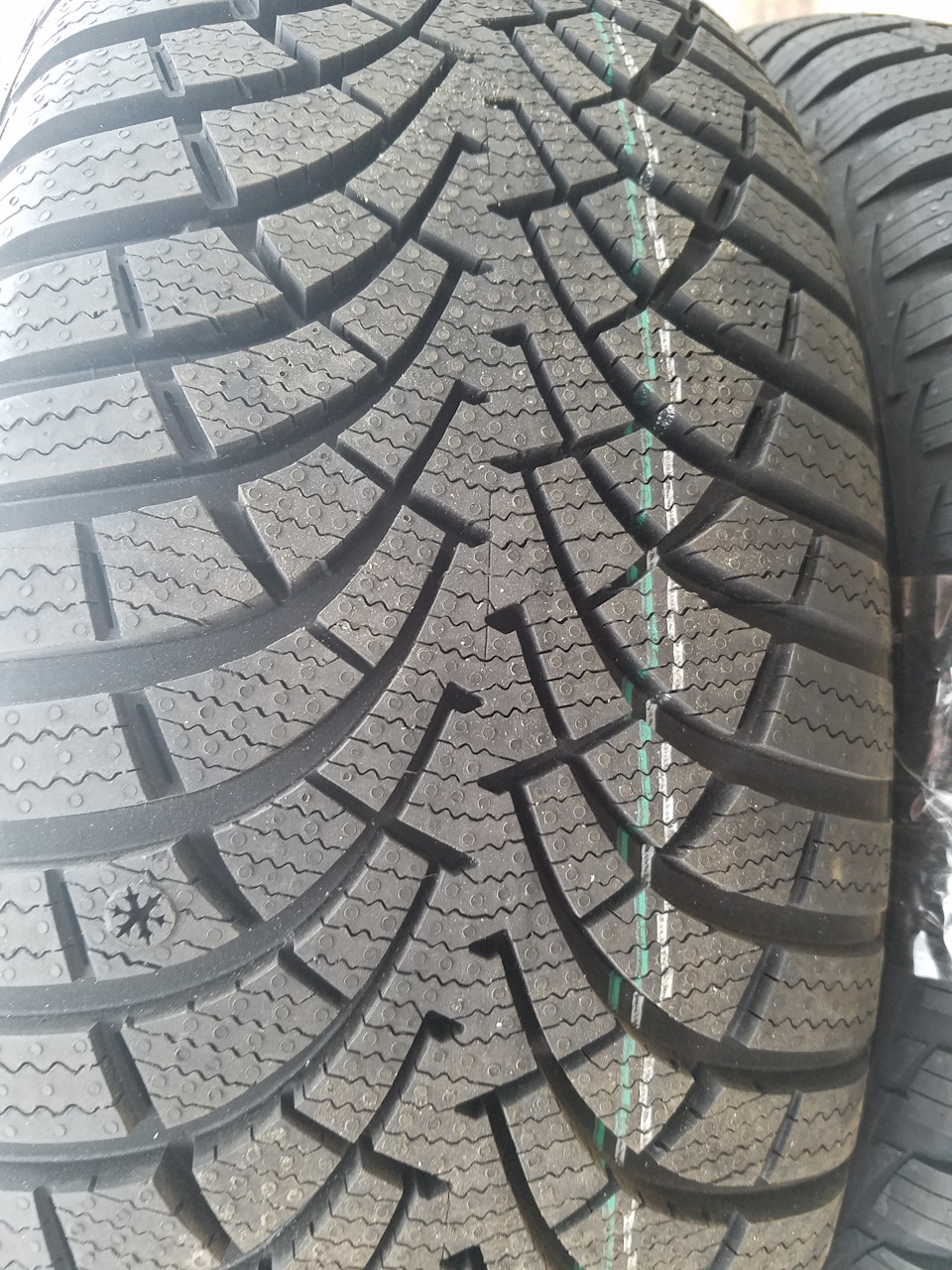 Зимова гума Goodyear Ultra Grip 9 205/55/16 2