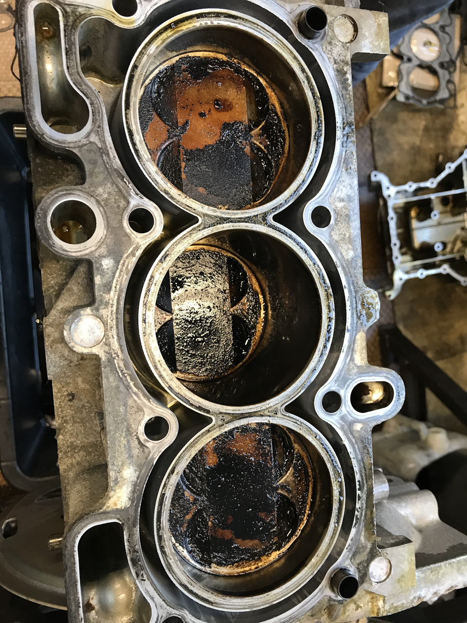 Заміна прокладок ГБЦ Subaru Legacy 3.0 2