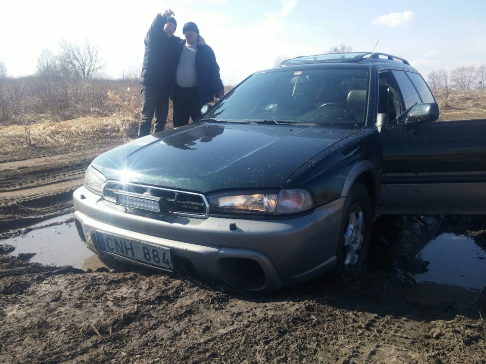 заїхав у калюжу натиснув 1-R 3 рази на розгойдування і пропала задня (як дістав цей автомат) 2