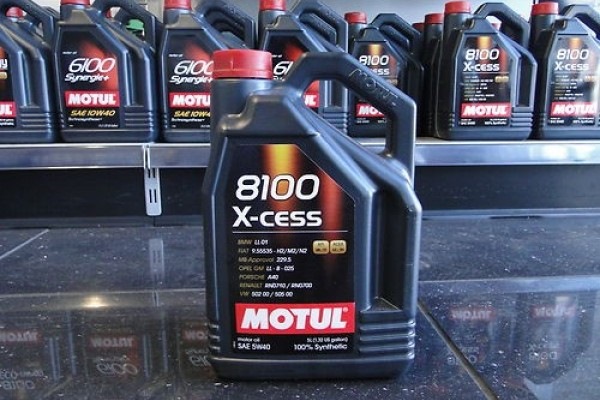 Зміна MOTUL 5W30 Ecoenergy на MOTUL 5W40 X-cess та заміна тяг. 1