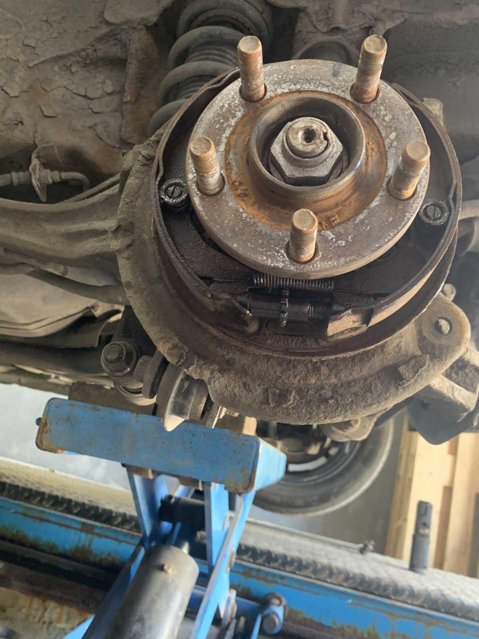 Підтягуємо ручник на Subaru Legacy be/bh 2
