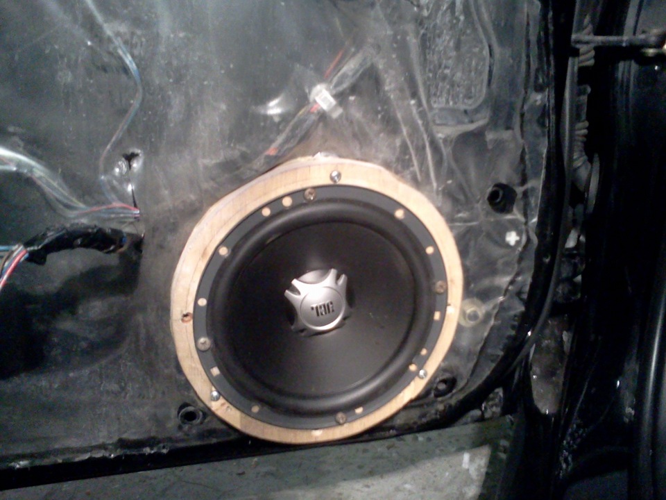JBL колоночки) 1