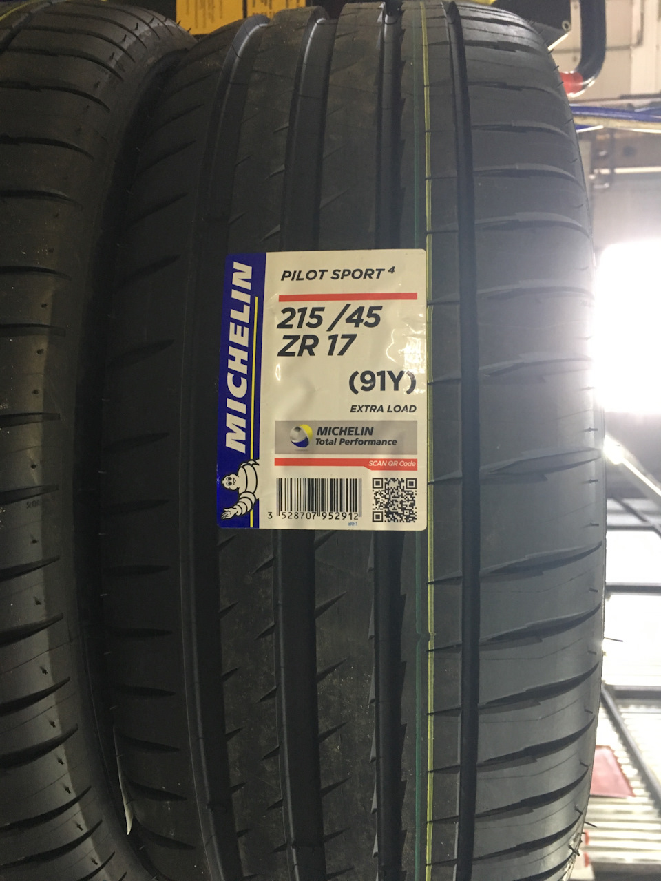 Durex 2 - Michelin Pilot Sport 4. 1