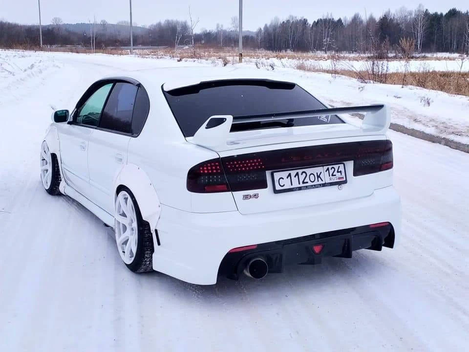 Шукаю спойлер Gialla (Subaru Legacy B4 BE5)
