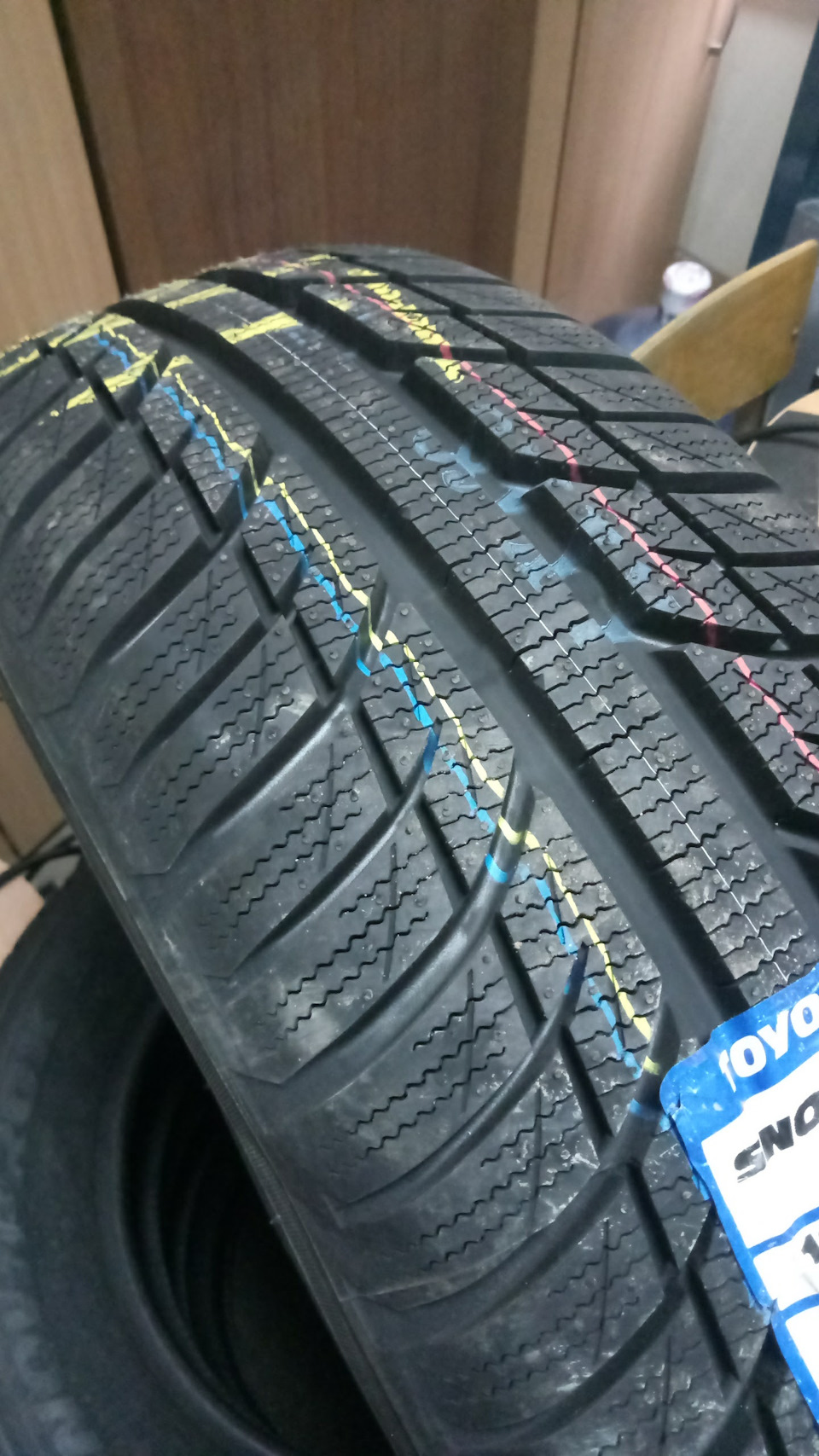 Японській тачці японську різю (Toyo Snowprox S943) 5