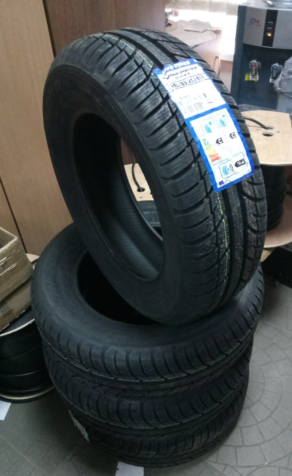 Японській тачці японську різю (Toyo Snowprox S943) 3