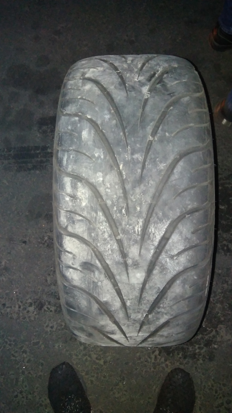 Куплен Federal RS-R у розмірі 235/40/18 на гонку) 3