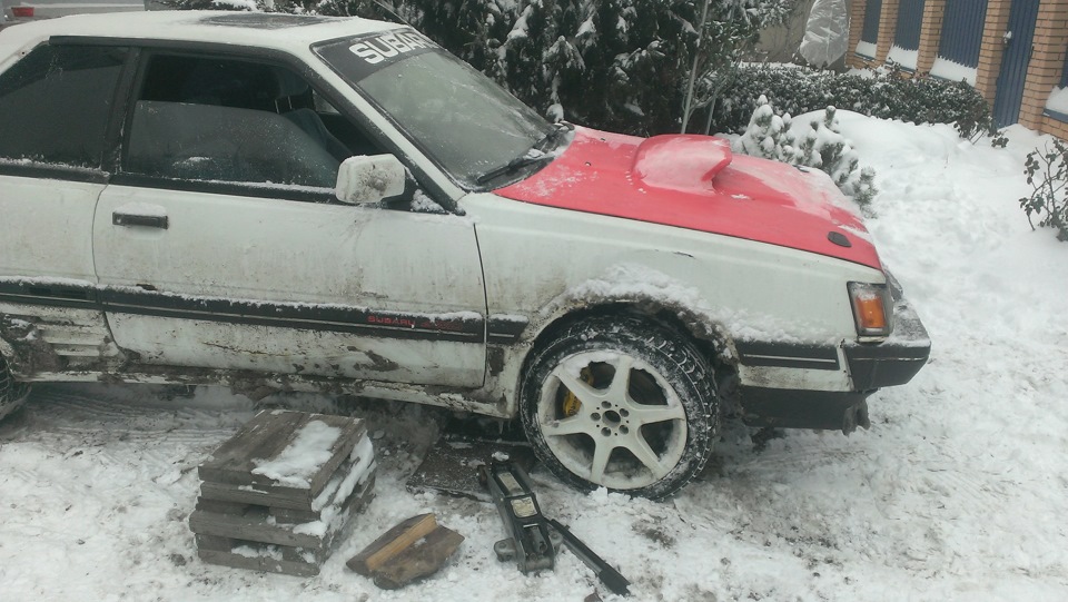 Випало багато снігу... Другий удар у брівку за сезон і важіль не витримав. 1
