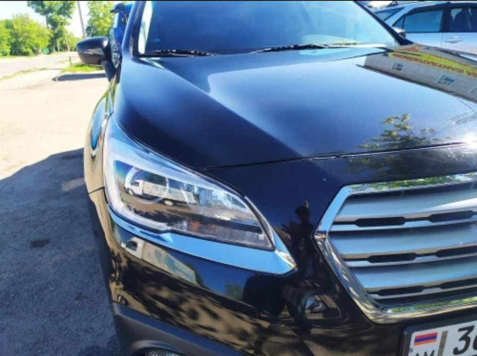 Чорні накладки під фари Subaru Outback 2015-2017 3