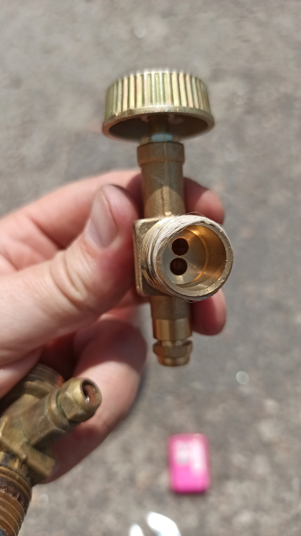 Підготовка до літнього сезону. Заміна крана на 5л газовому балоні. 2