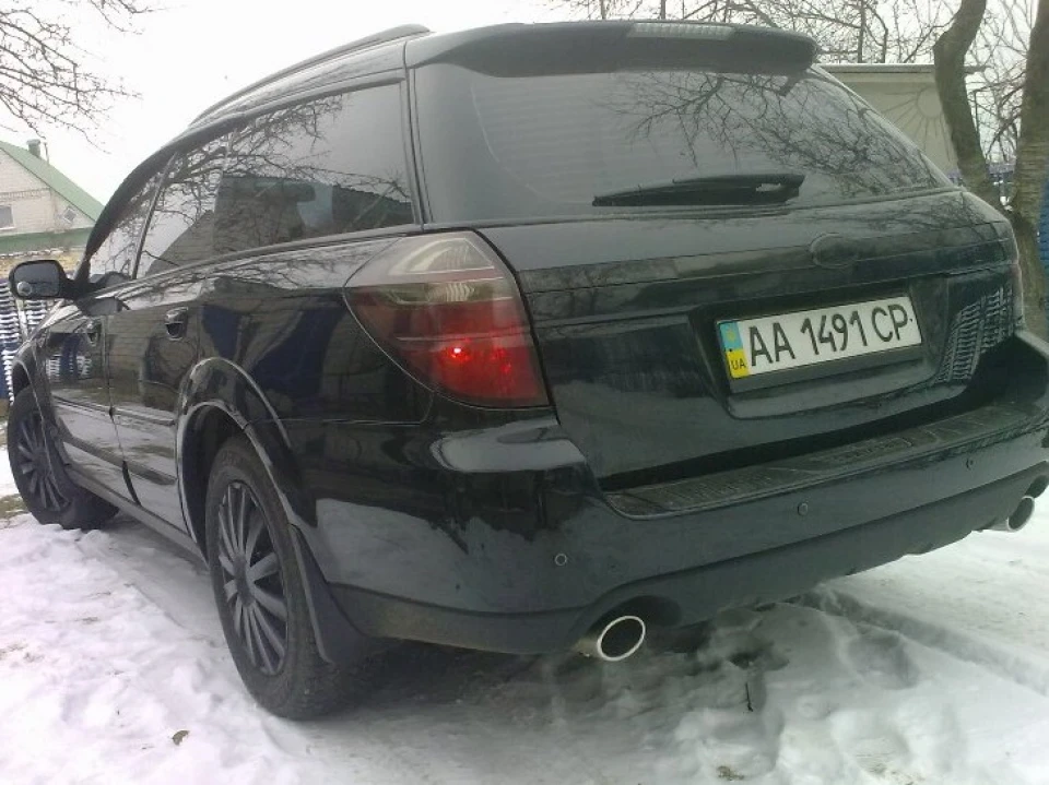 Видалення хрому на задній частині авто
