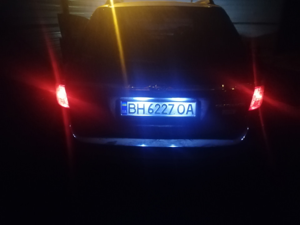 Заміна ламп підсвічування номера на LED 1