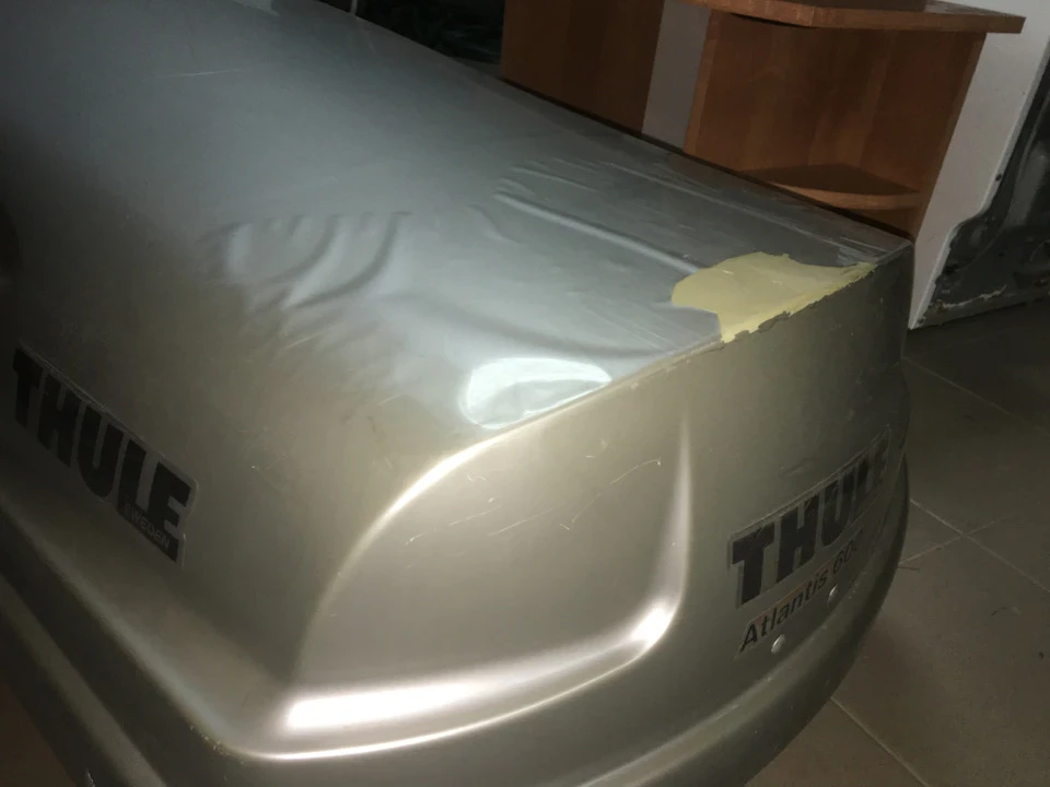 Бокс Thule, лущиться рідна фарба