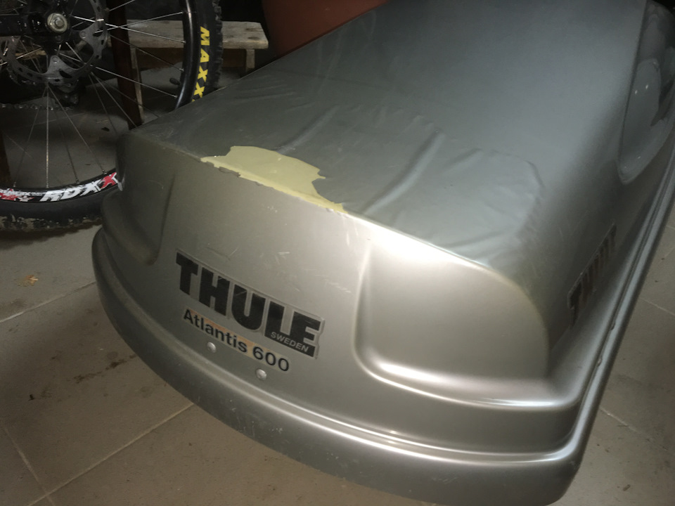 Бокс Thule, лущиться рідна фарба 3