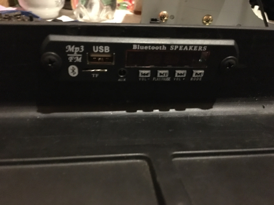 AUX&bluetooth замість CD 2