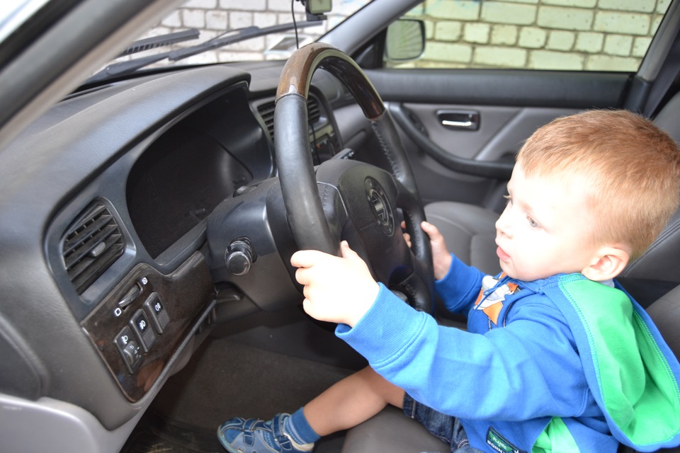 прикупив автосканер ELM 327 4