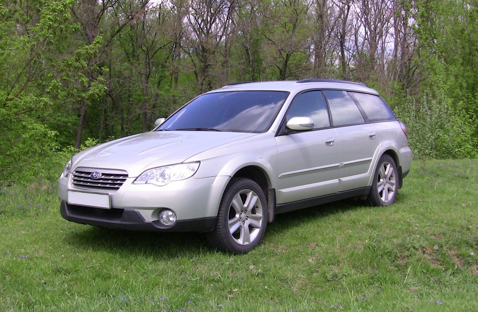 Subaru Outback vs Mitsubishi Outlander XL 2