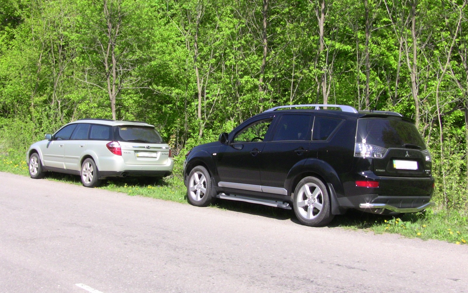 Subaru Outback vs Mitsubishi Outlander XL 4