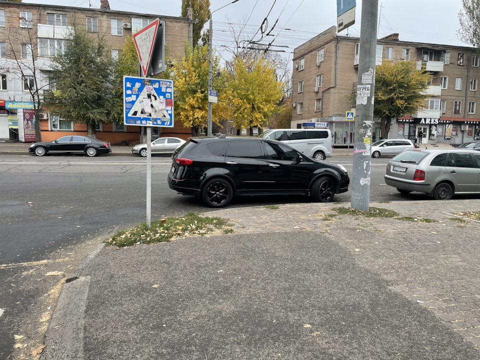 Зустрів свою колишню 1
