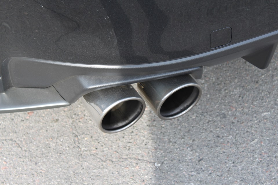 Катбек Invidia Q300 Stainless Steel 3