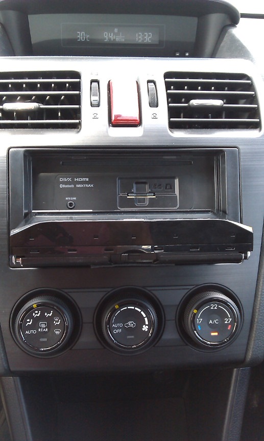 Pioneer AVH-X8700BT рамка Metra 2
