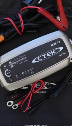 CTEK MXS 10 - автоматичний зарядний пристрій для АКБ 1