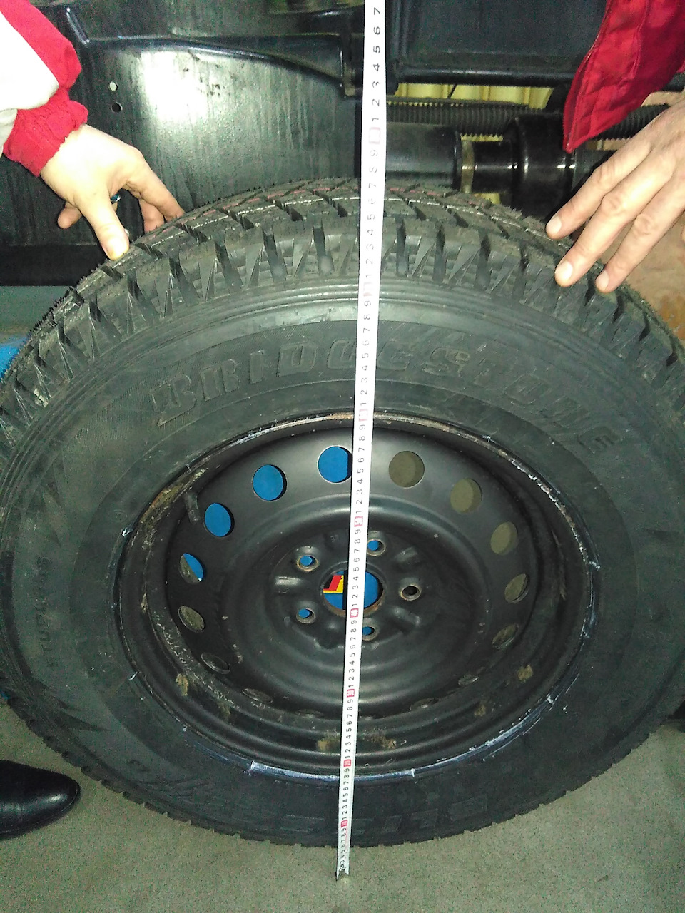 Зимова гума 215/80 R16 Bridgestone Blizzak DM-Z3 4