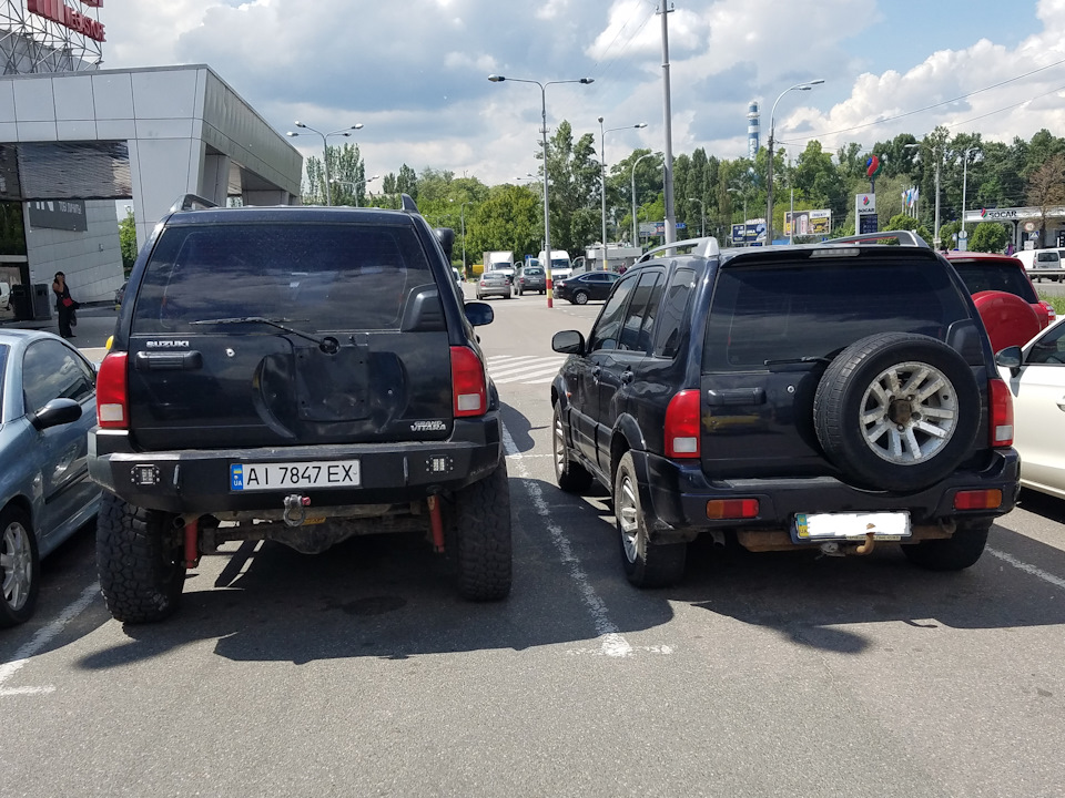 На парковці... 1