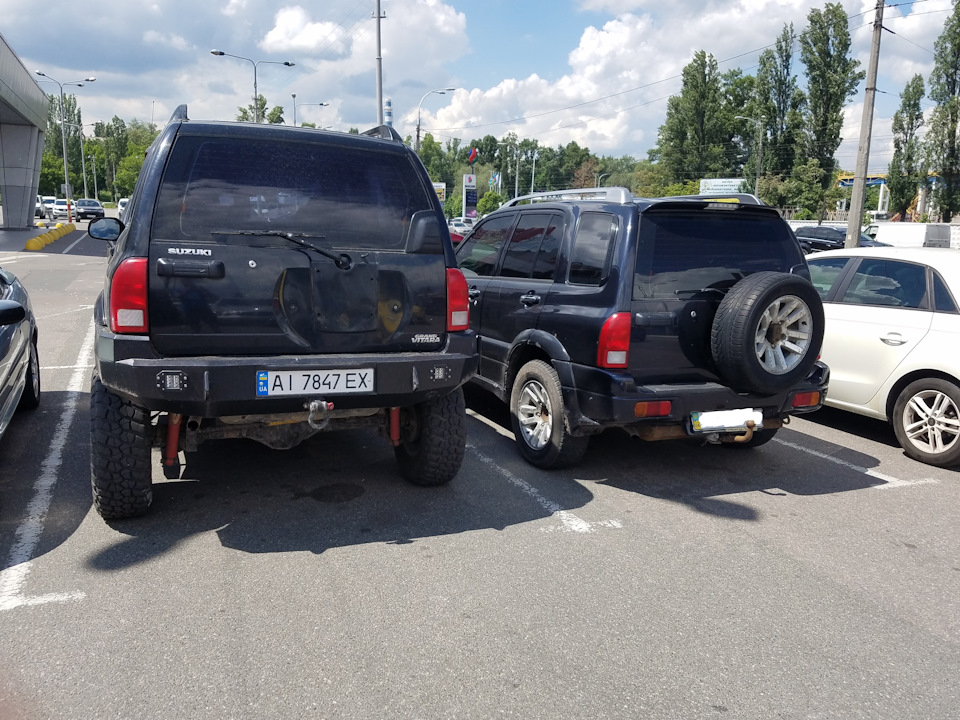 На парковці... 5